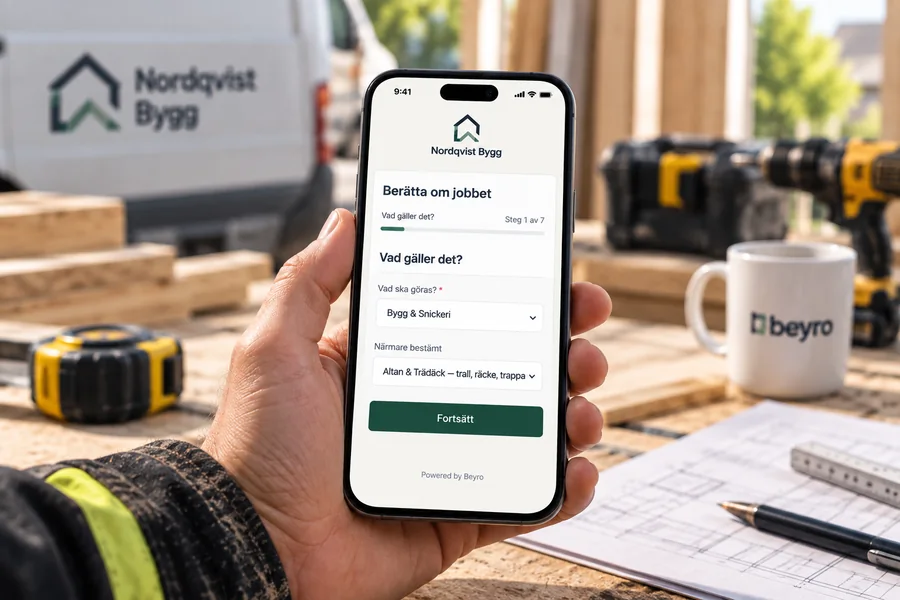 Kundens vy av offertlänken i en mobil, med formuläret Berätta om jobbet.
